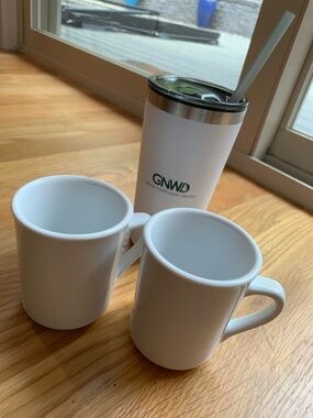 GNWD White Stainless Tumbler with Two White Ceramic Mugs
